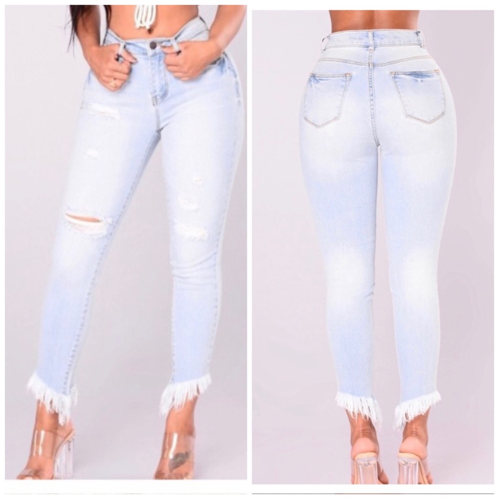 NWT Fashion Nova frayed hem jeans